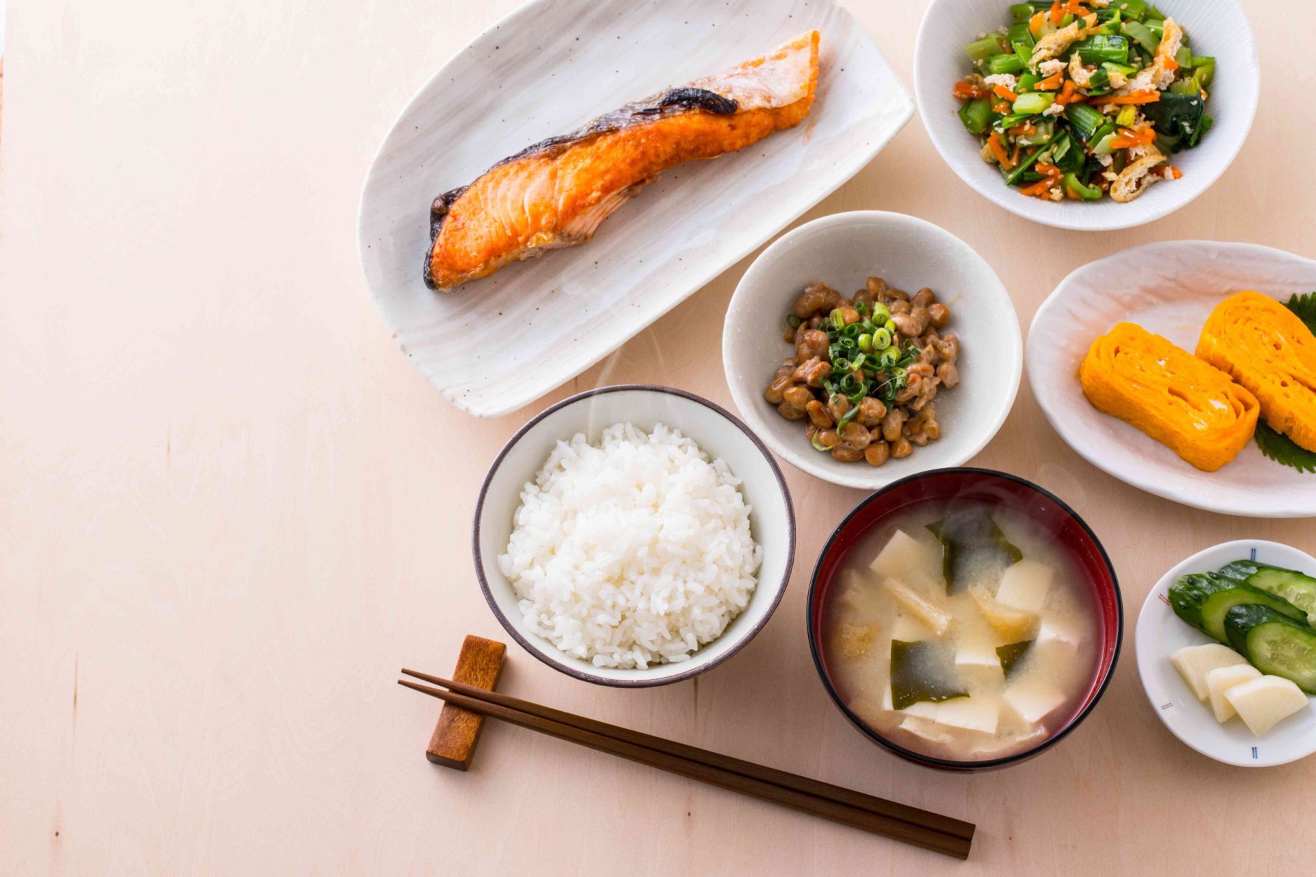 生理前 生理中に食欲が止まらないのはなぜ 暴食してしまう理由と対策を紹介 ラク痩せラボ